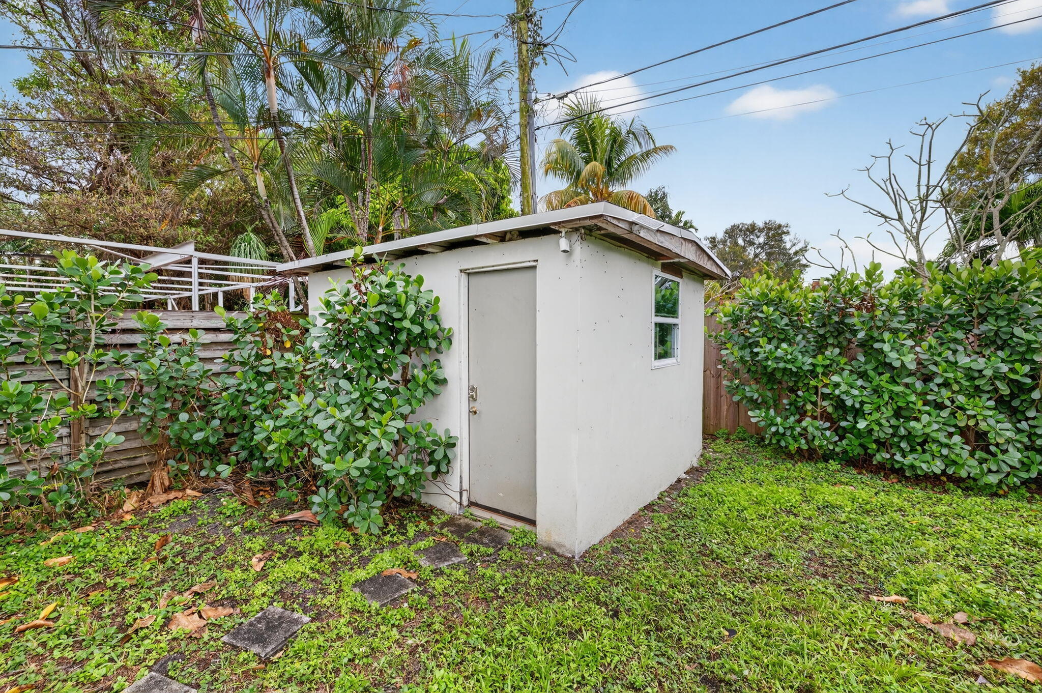 698 NE 36th Street