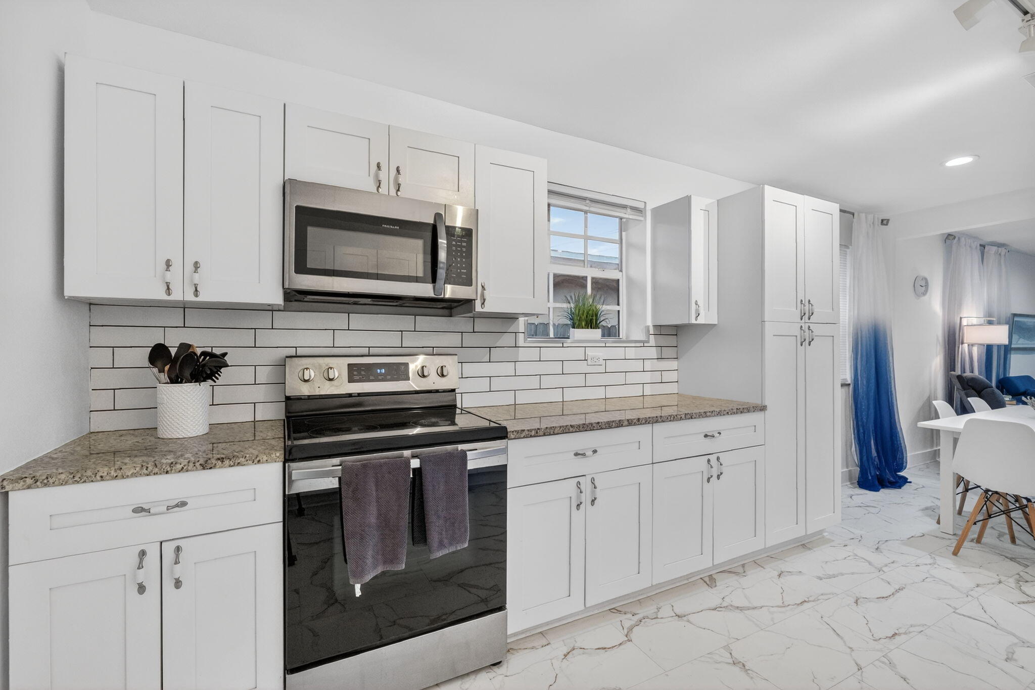 698 NE 36th Street