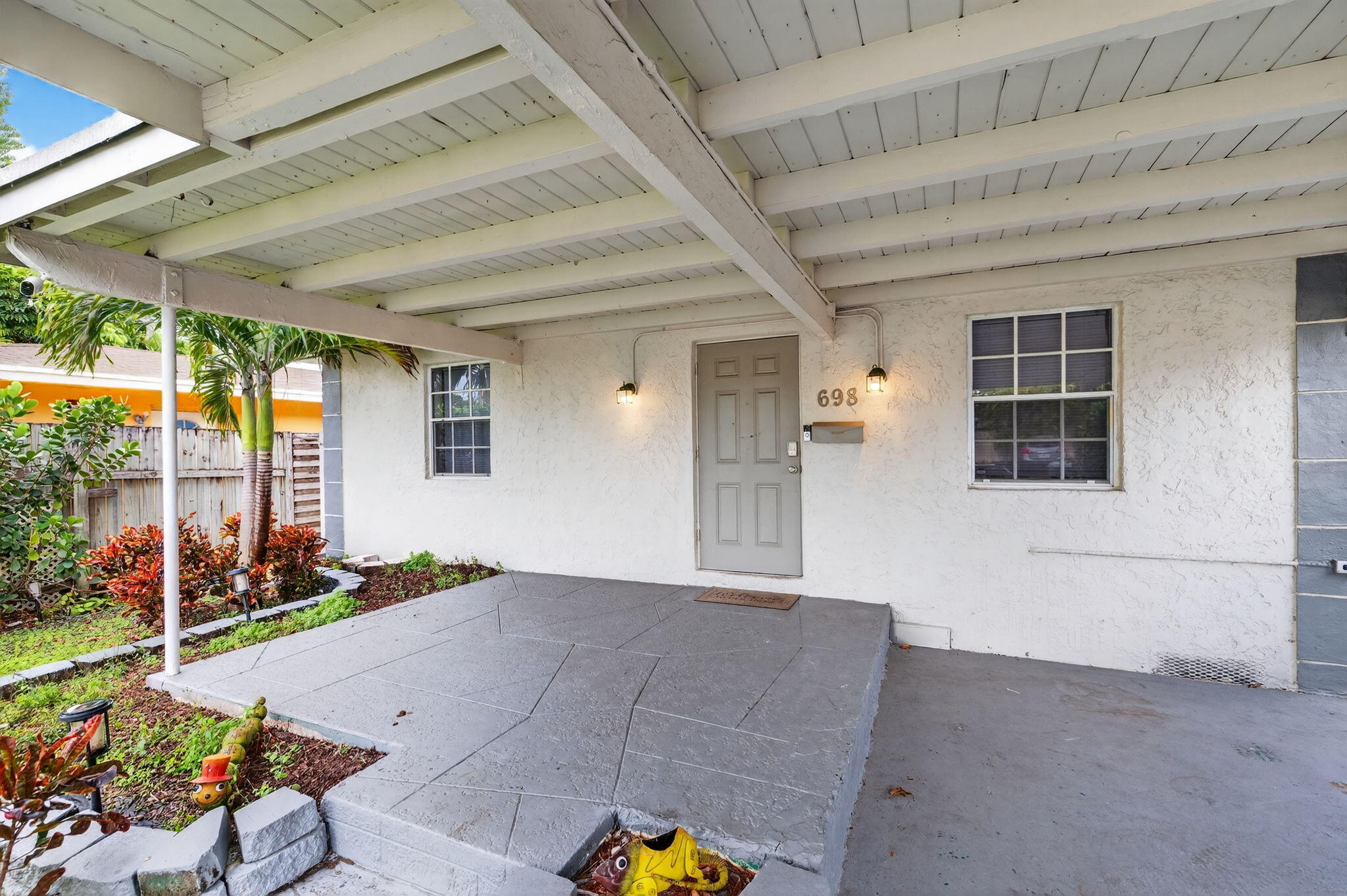 698 NE 36th Street