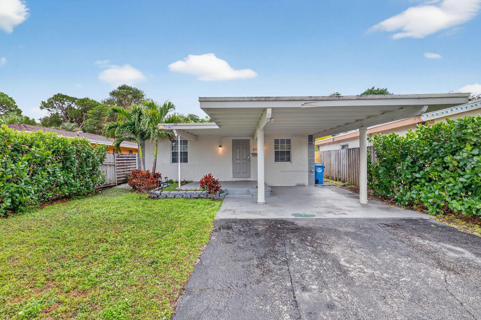 698 NE 36th Street