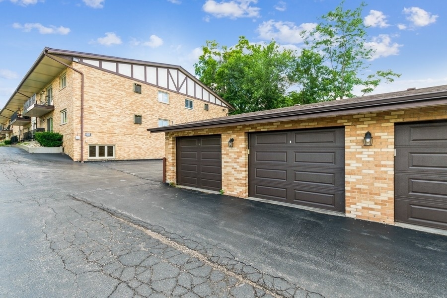 8996 Archer Avenue Unit: 1A