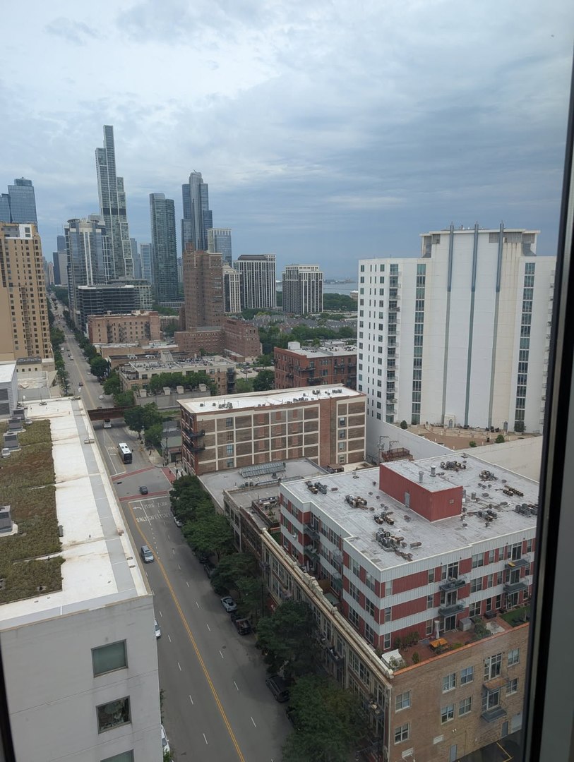 1720 S MICHIGAN Avenue Unit: 1901
