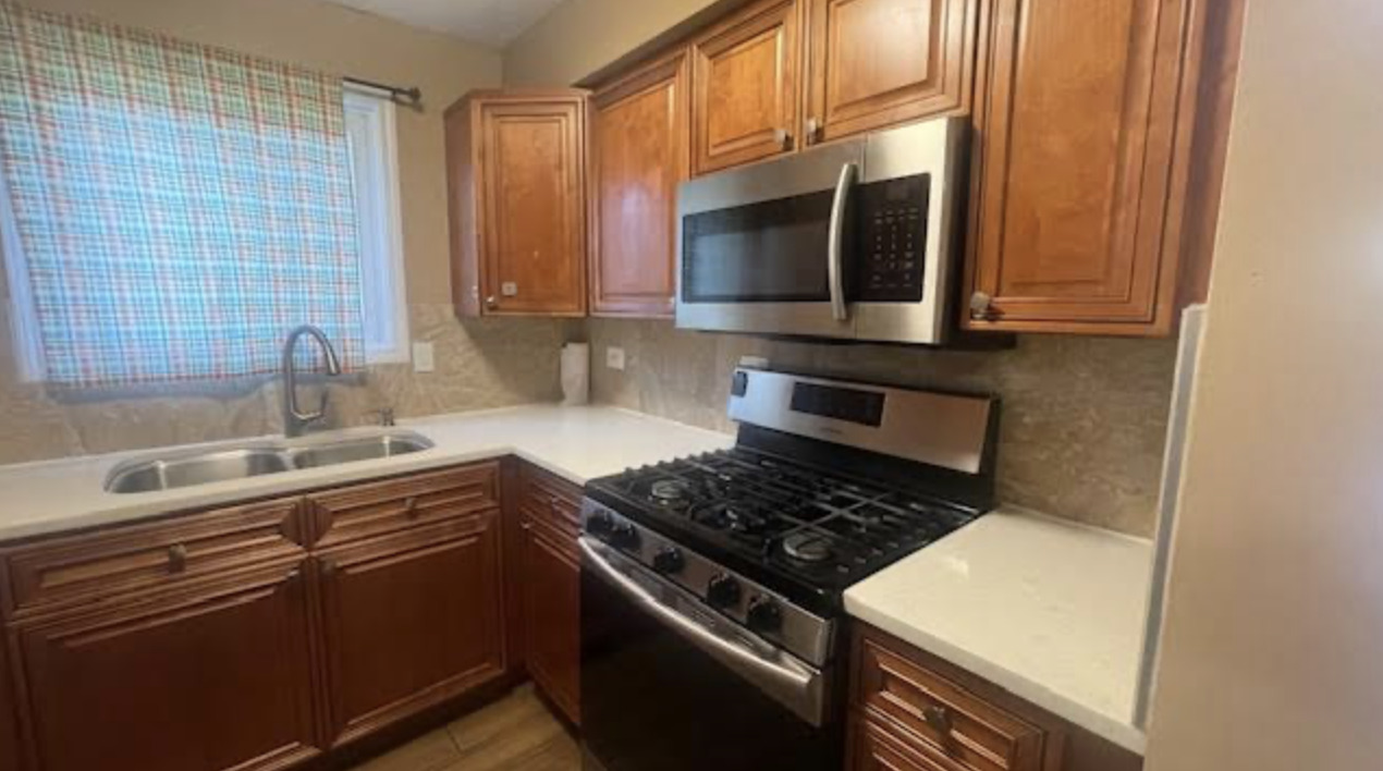 629 W 65th Street Unit: 2