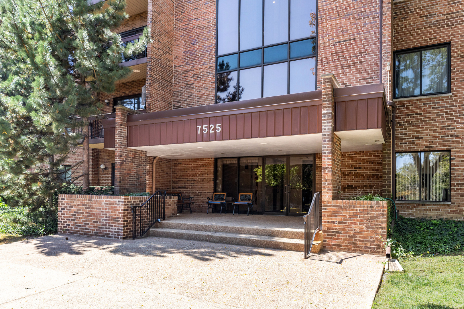 7525 Nantucket Drive Unit: 210