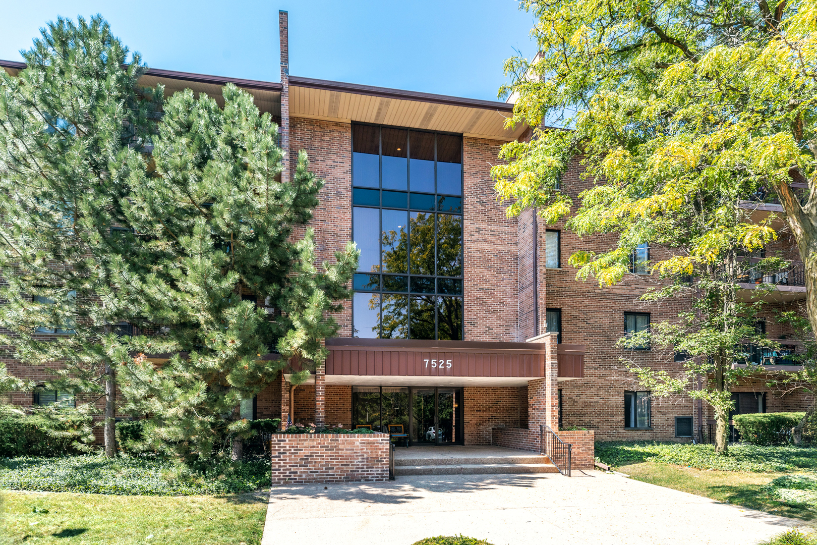 7525 Nantucket Drive Unit: 210