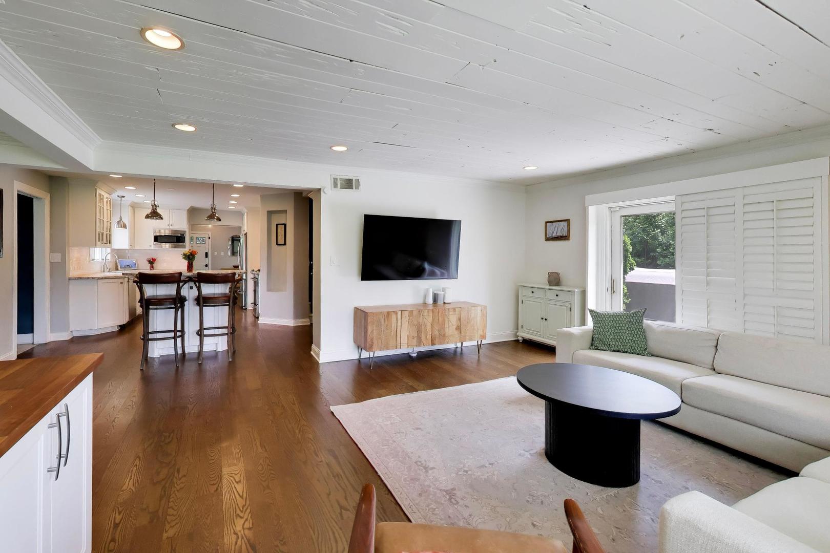 5340 Wolf Road