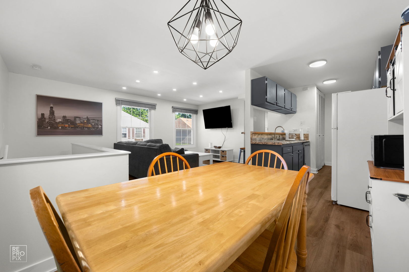 411 SIDNEY Avenue Unit: D