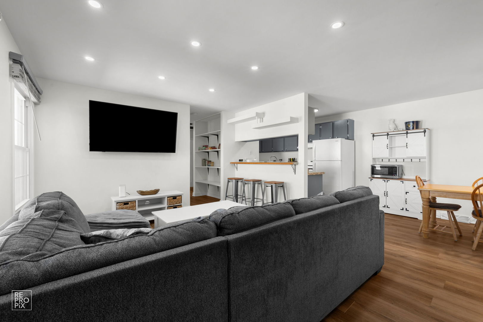 411 SIDNEY Avenue Unit: D