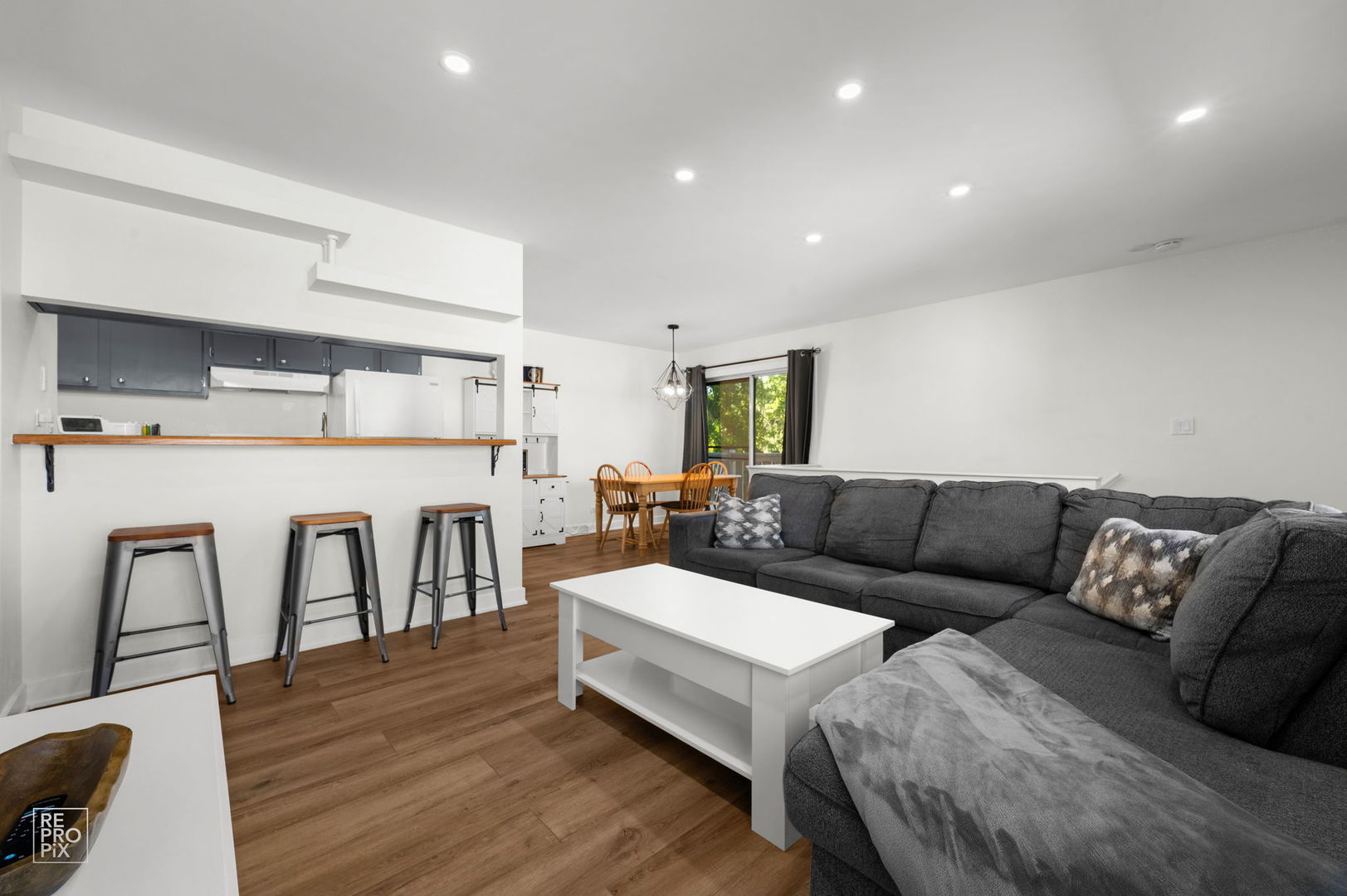 411 SIDNEY Avenue Unit: D