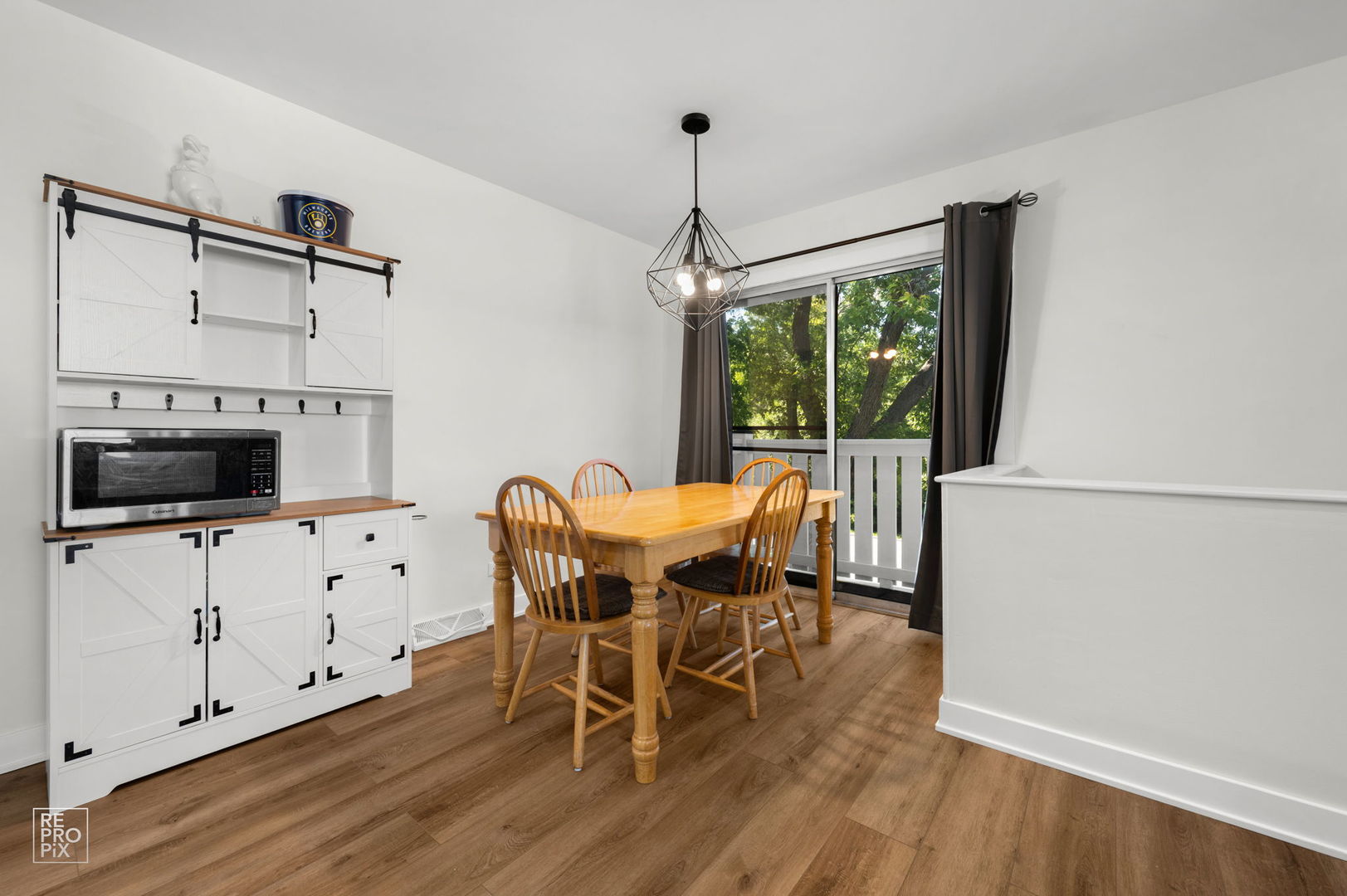 411 SIDNEY Avenue Unit: D