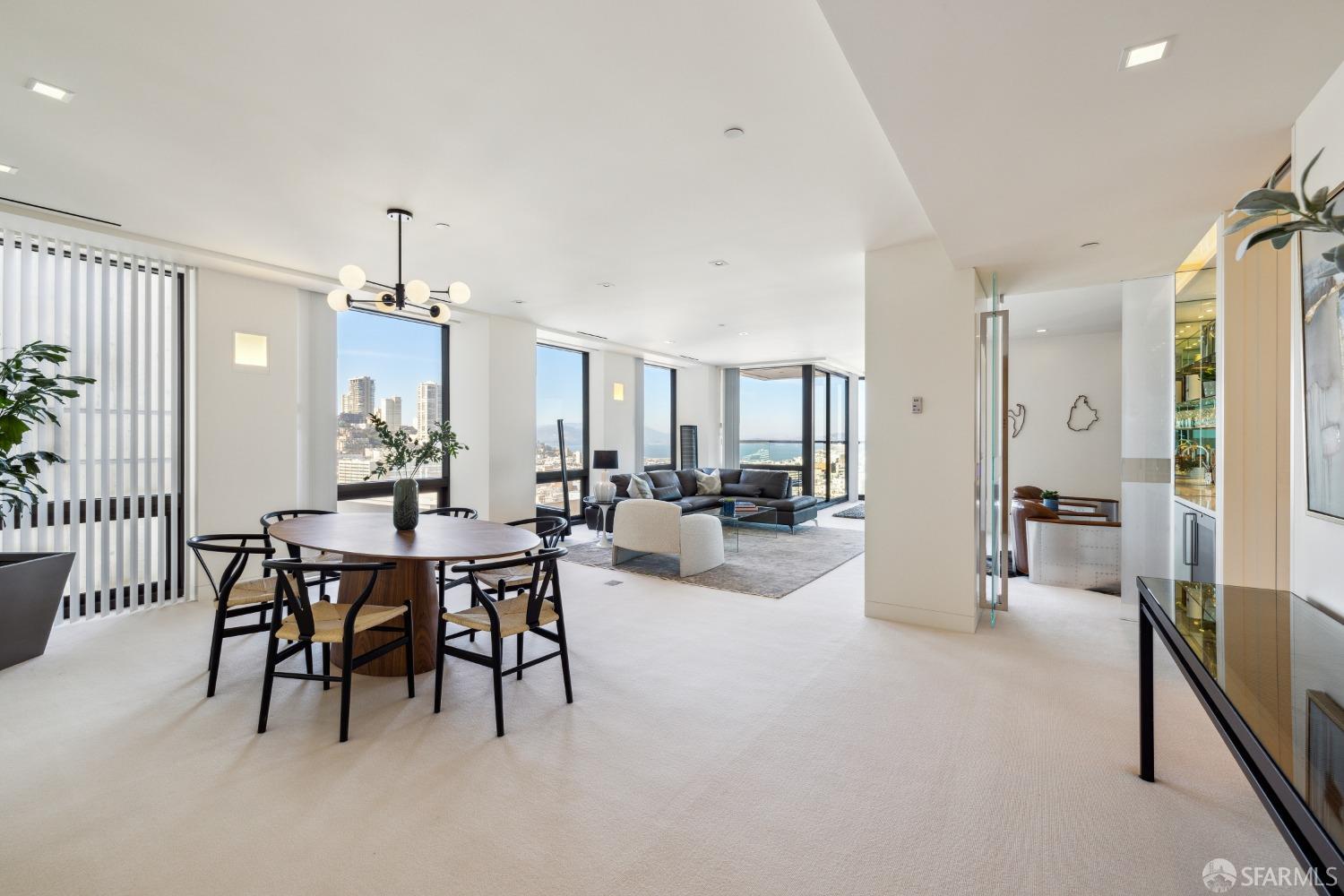 611 Washington Street Unit: 2201