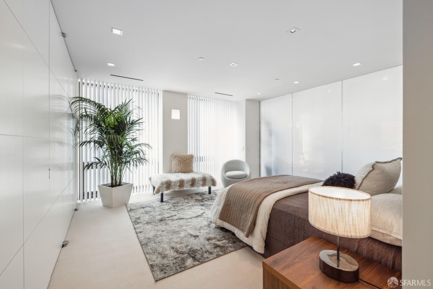 611 Washington Street Unit: 2201