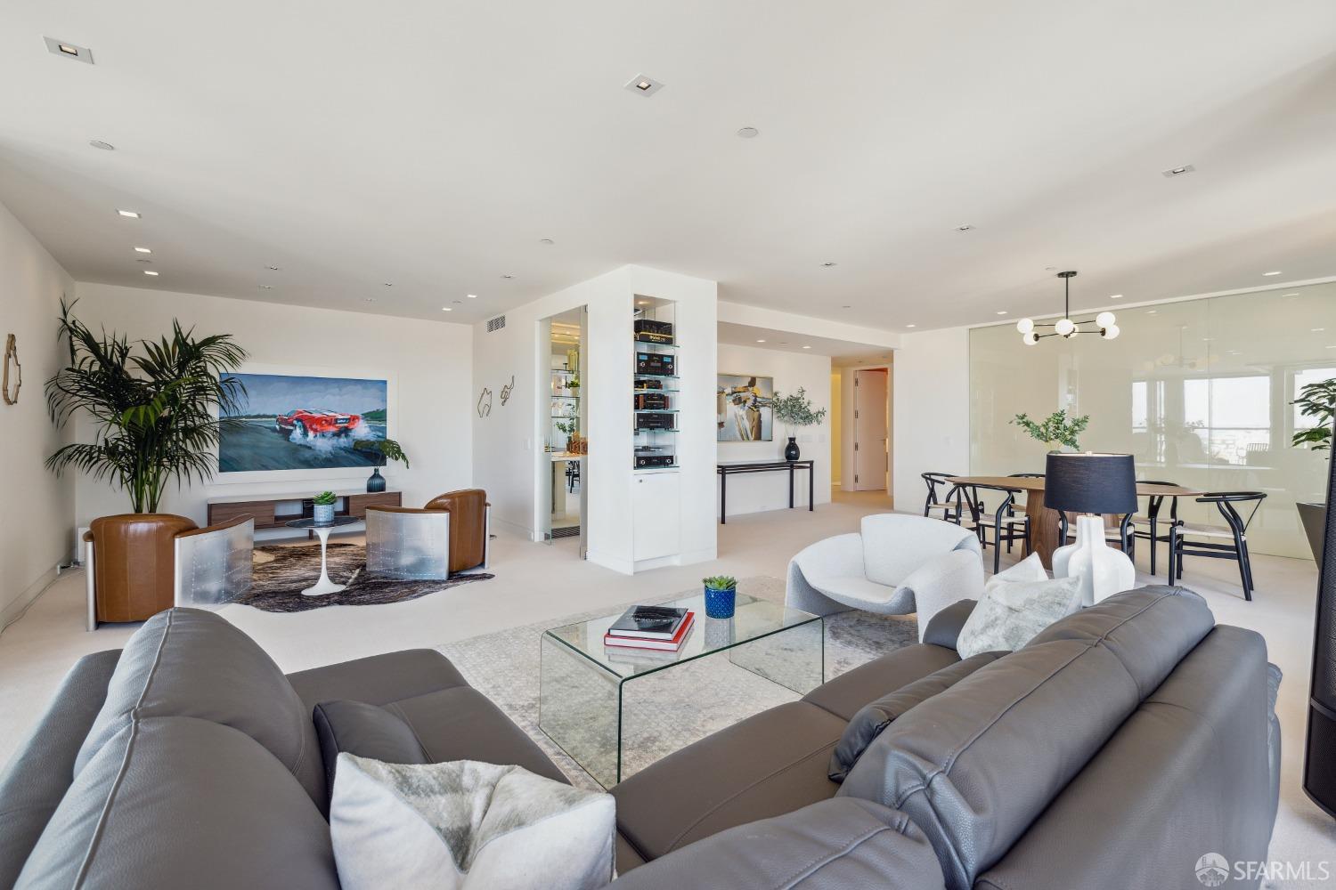 611 Washington Street Unit: 2201