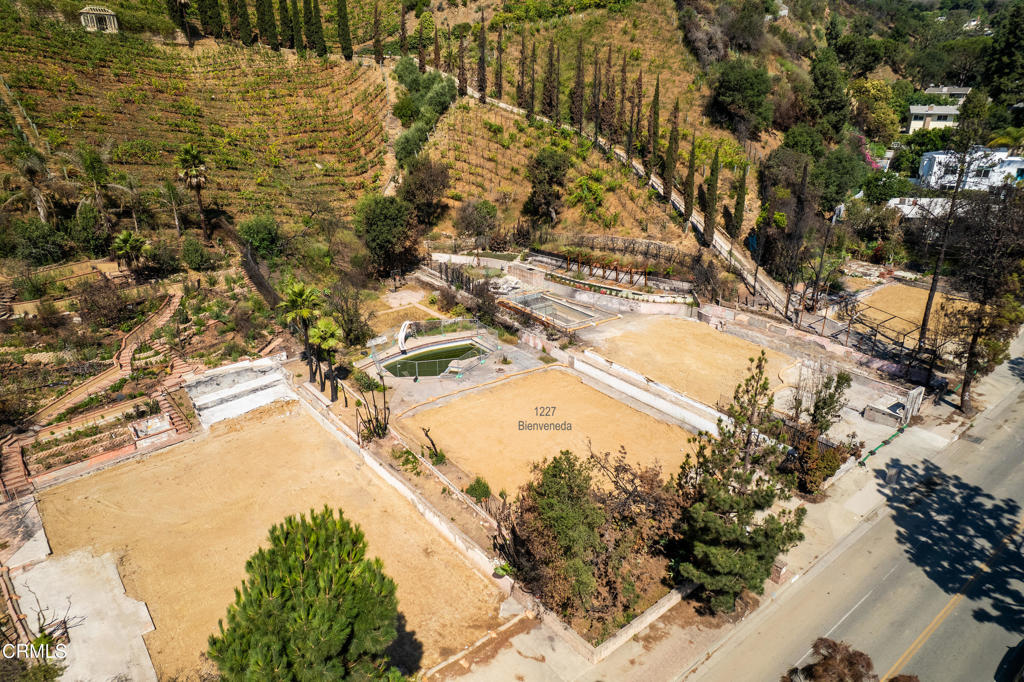 1227 Bienveneda Avenue