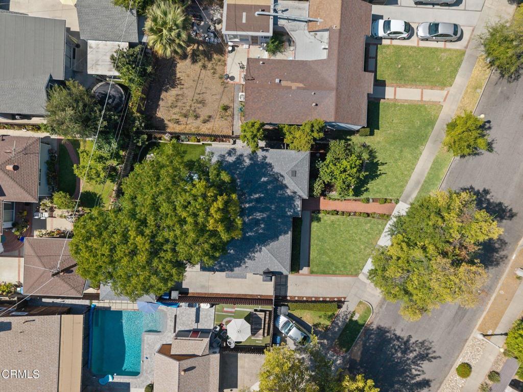 395 N Daisy Avenue