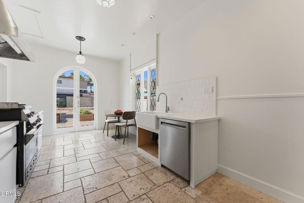 79 W Villa Street