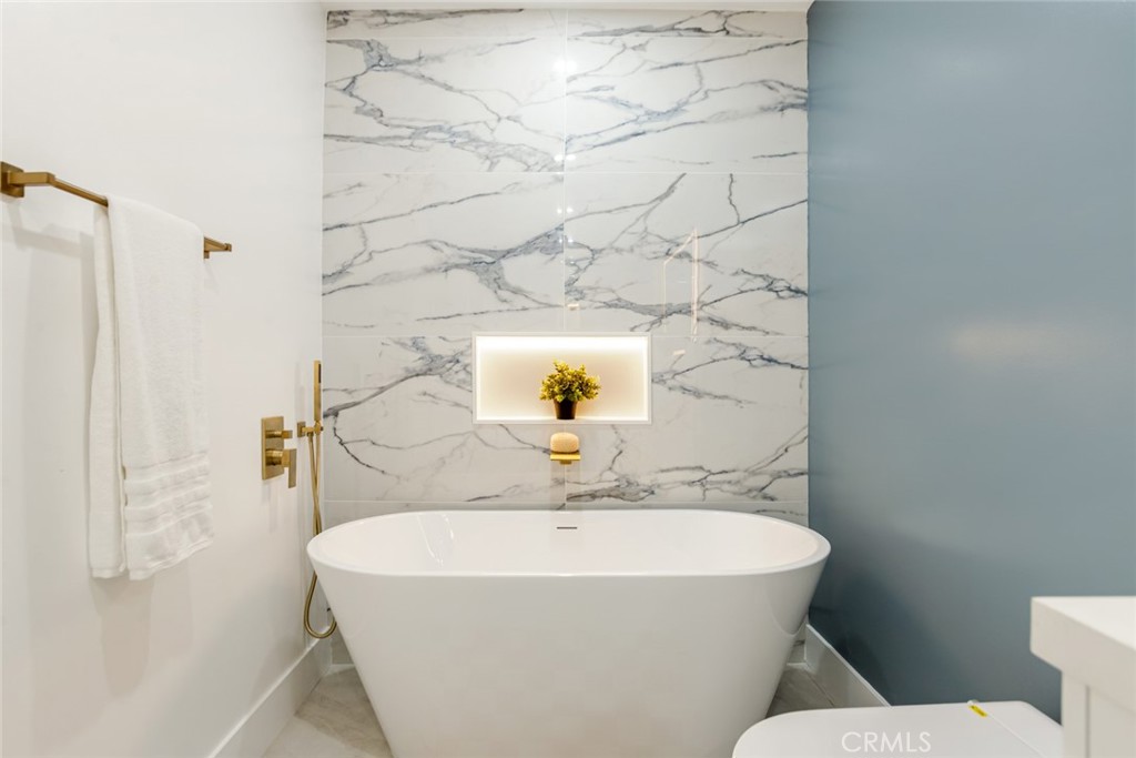 10350 Mccormick Street