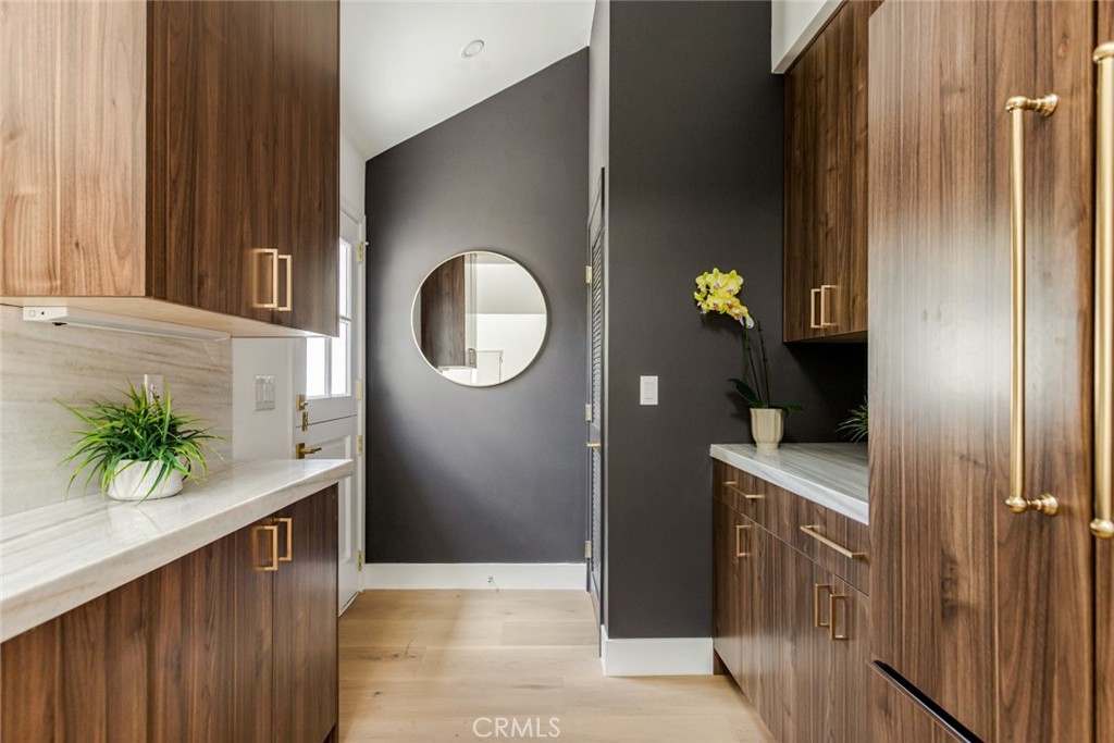 10350 Mccormick Street