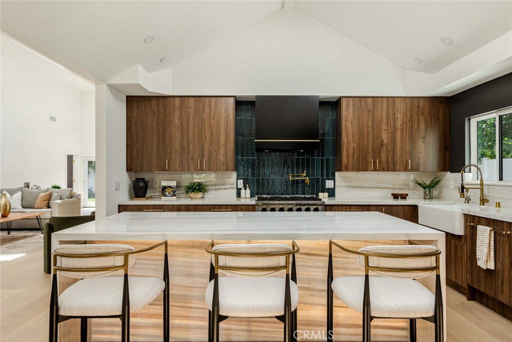 10350 Mccormick Street