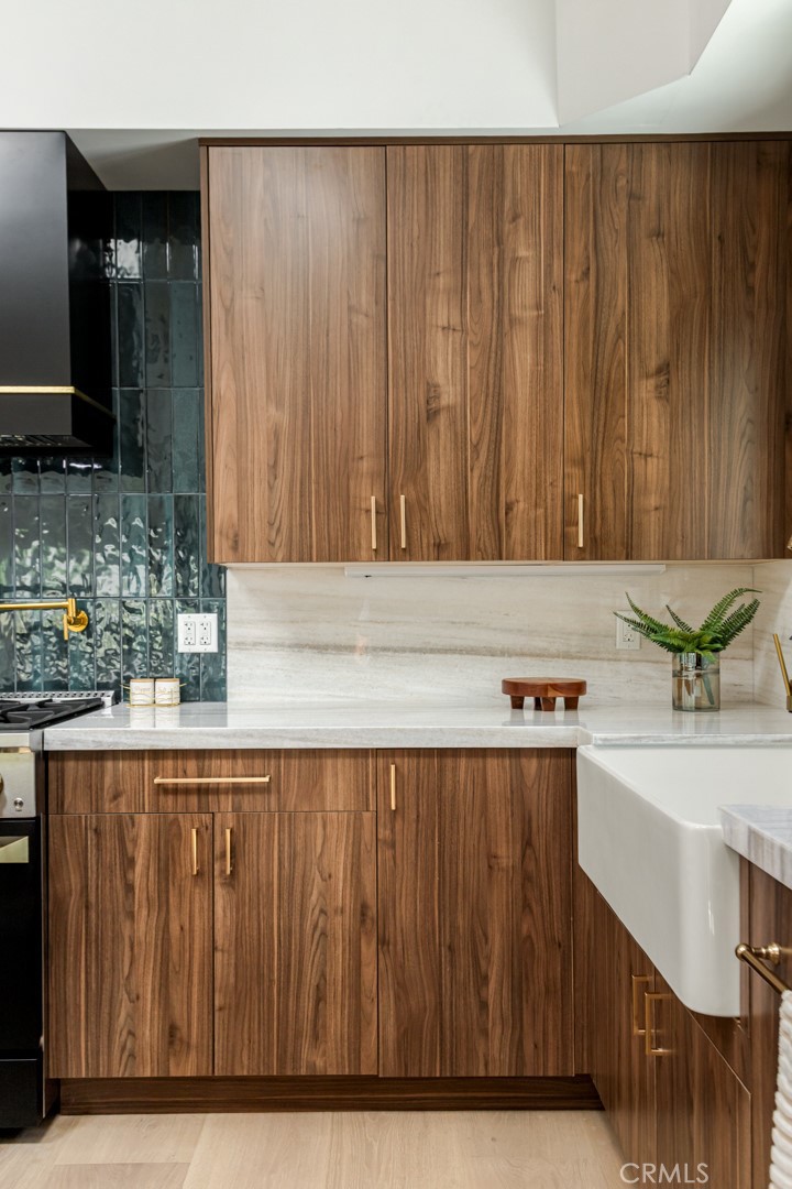 10350 Mccormick Street