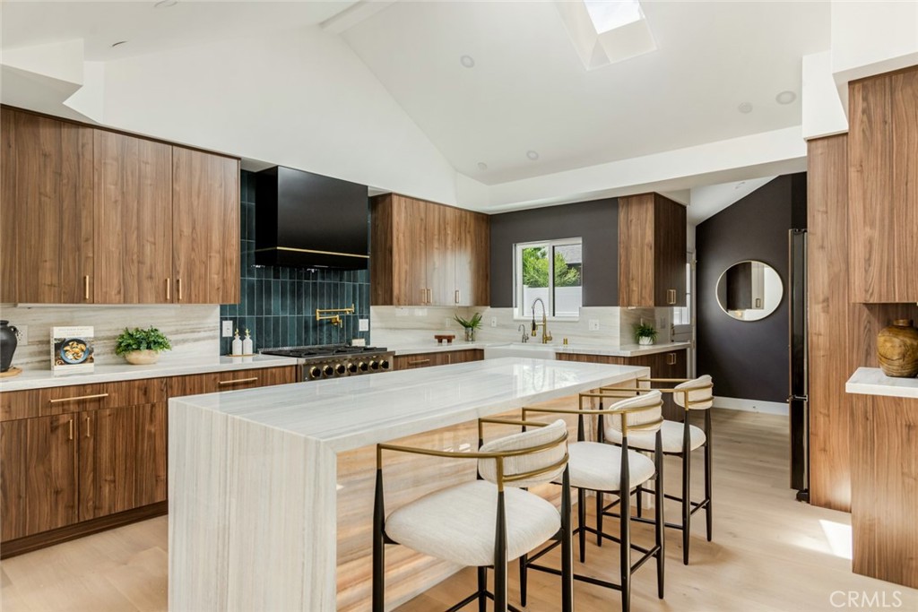 10350 Mccormick Street