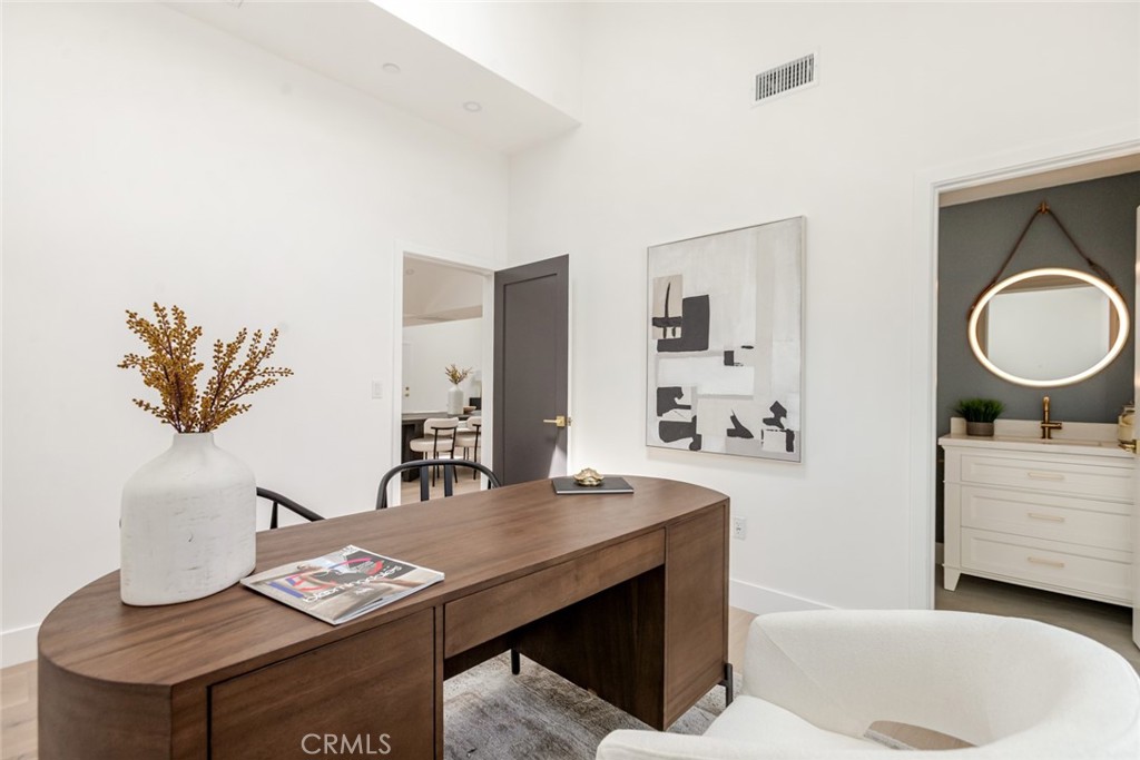 10350 Mccormick Street