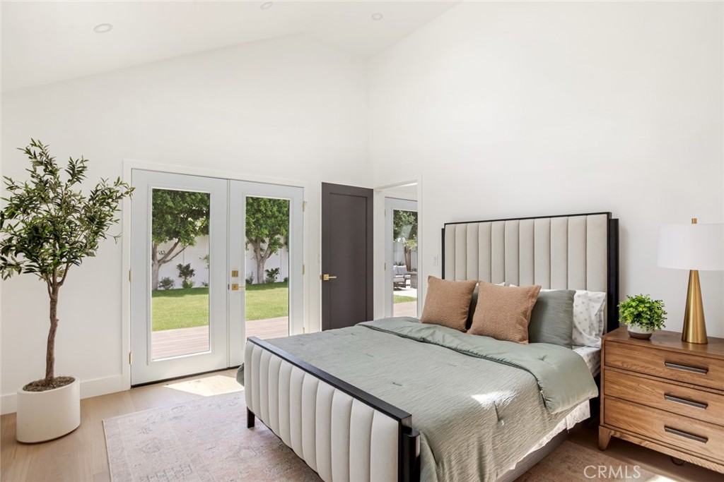 10350 Mccormick Street