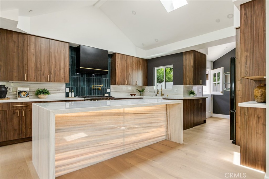 10350 Mccormick Street