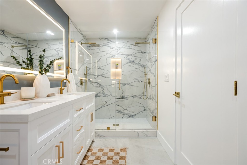 10350 Mccormick Street