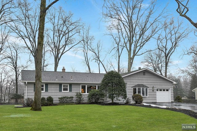 22 Glenair Avenue