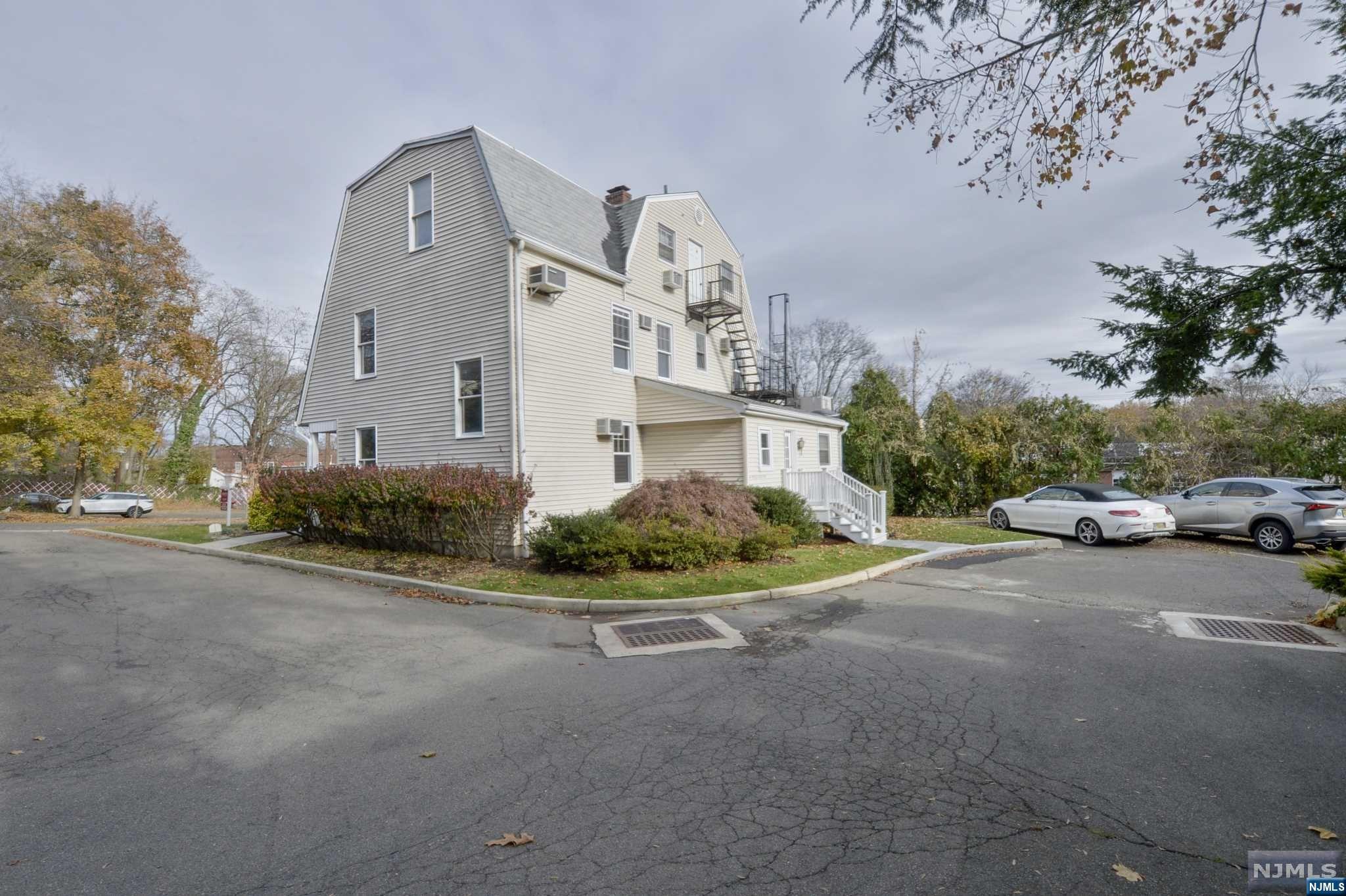 114 2nd Street Unit: 203