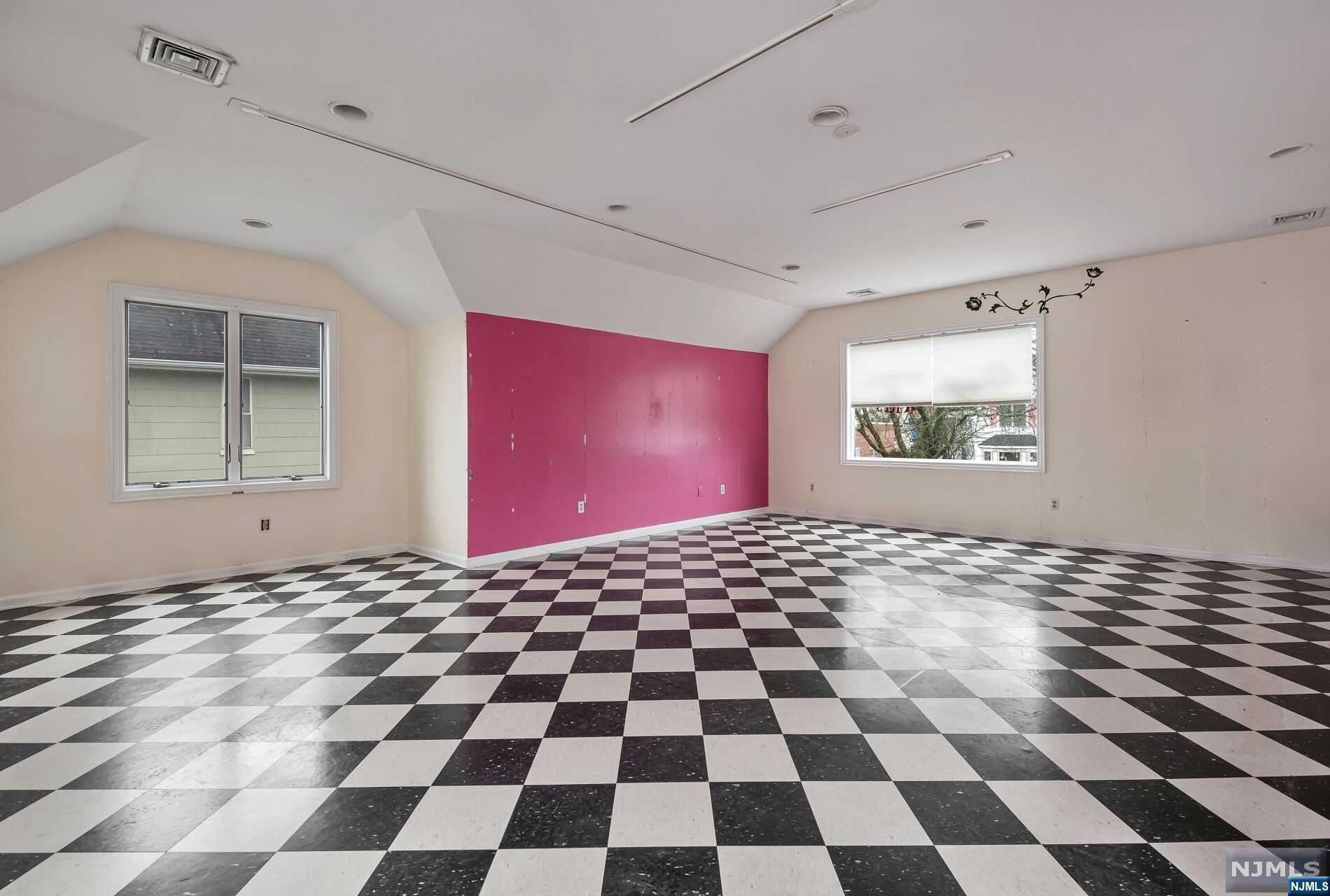 351 Center Avenue
