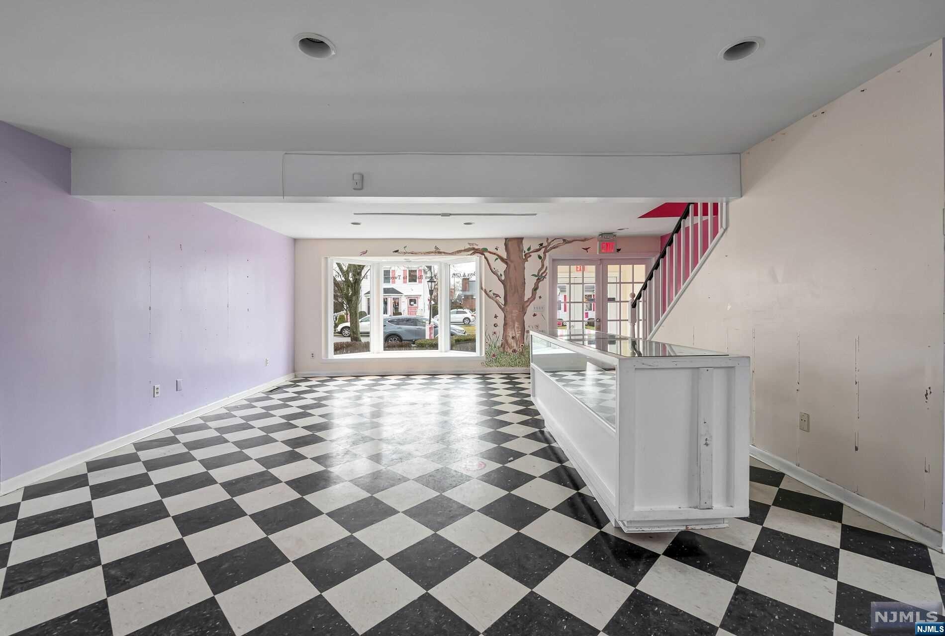351 Center Avenue