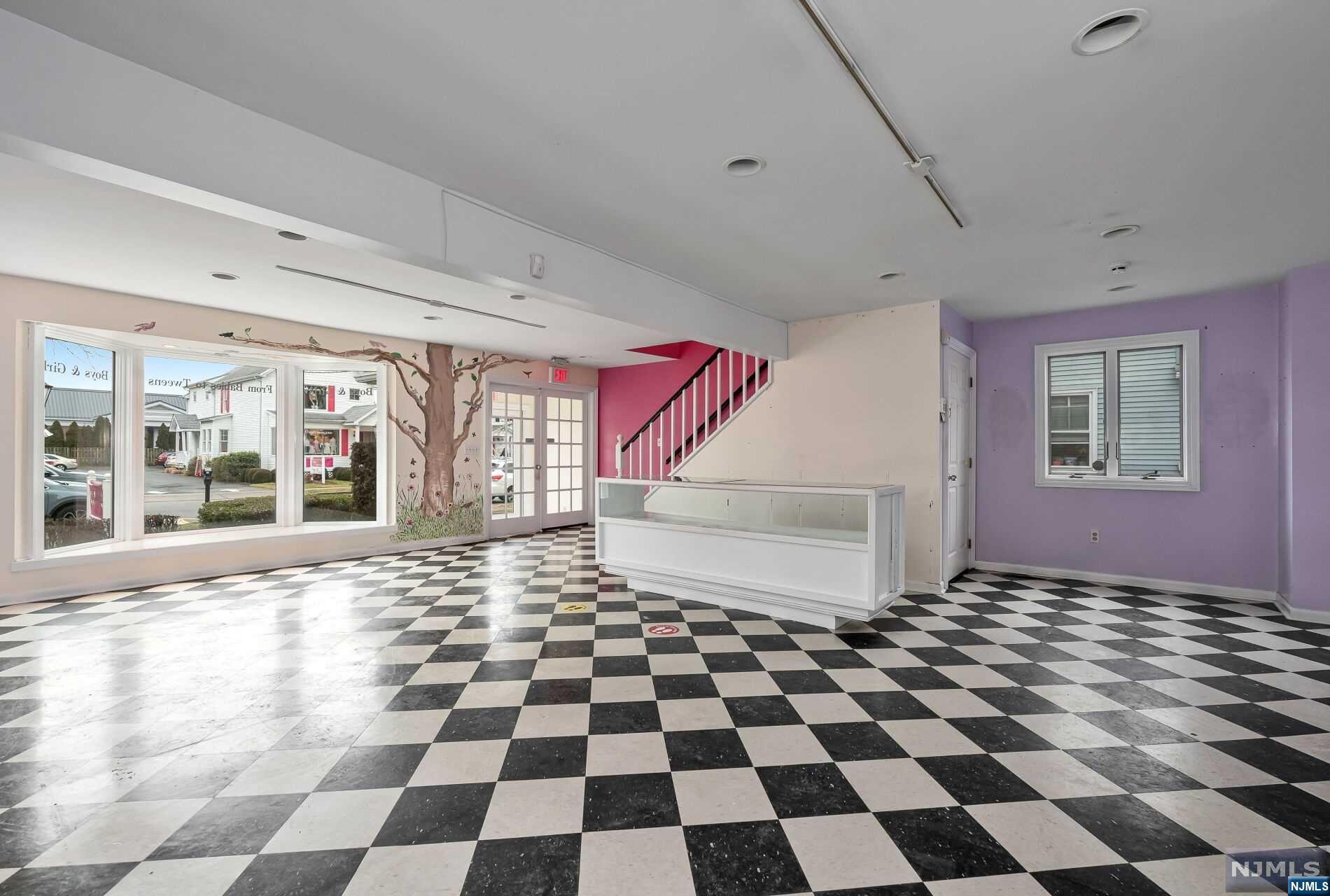 351 Center Avenue