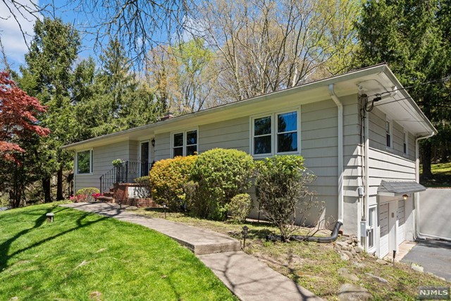 7 Rolling Ridge Road