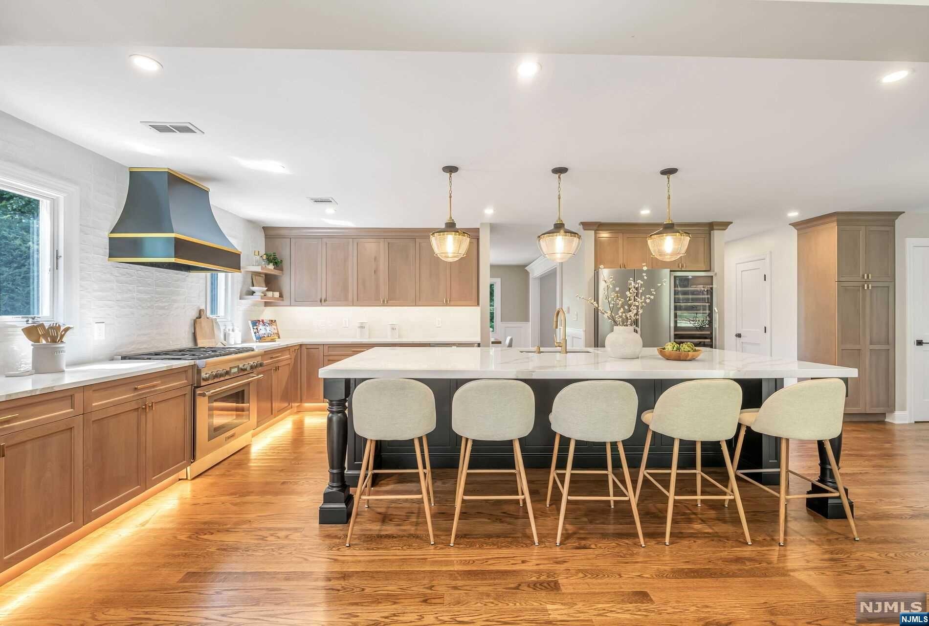 943 East Saddle River Road