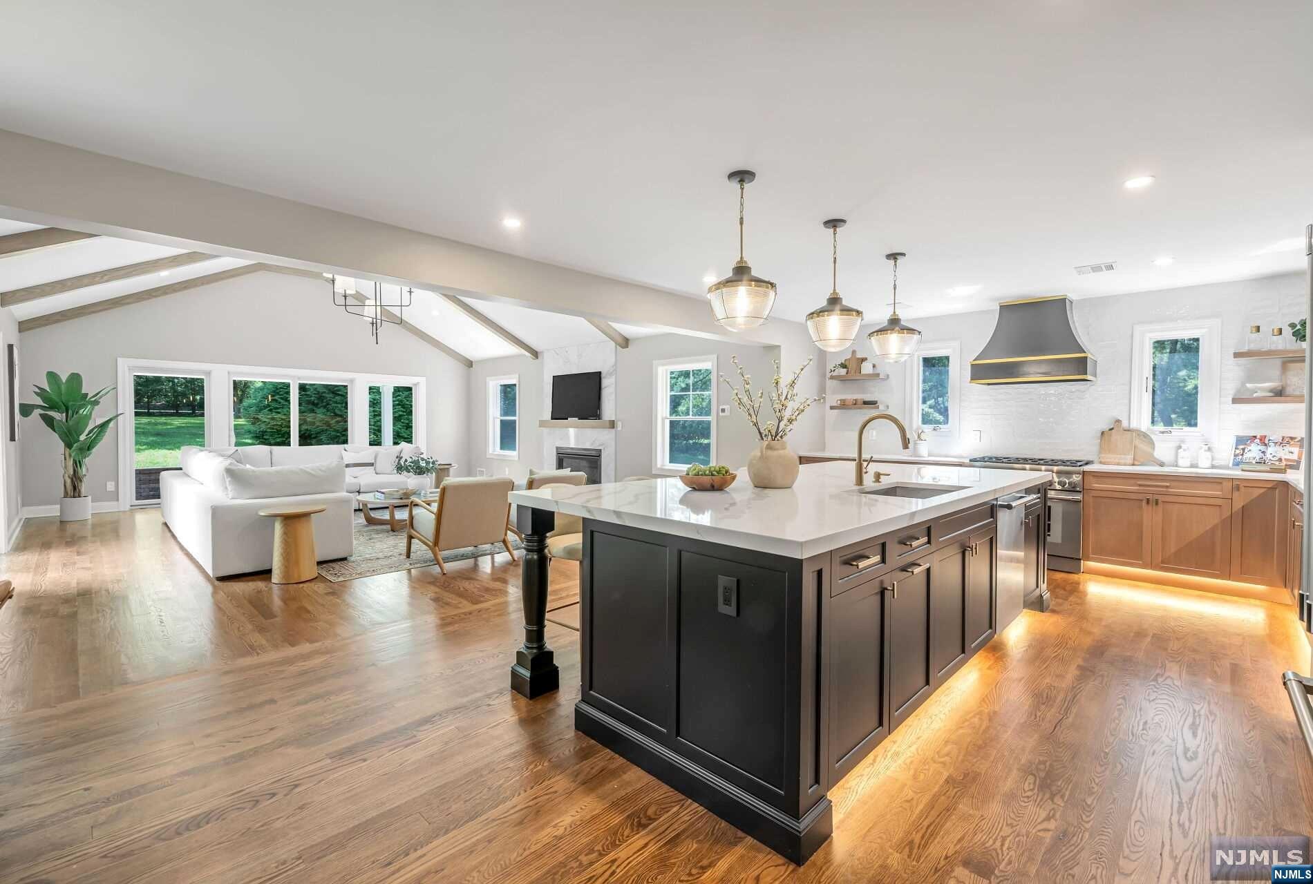 943 East Saddle River Road