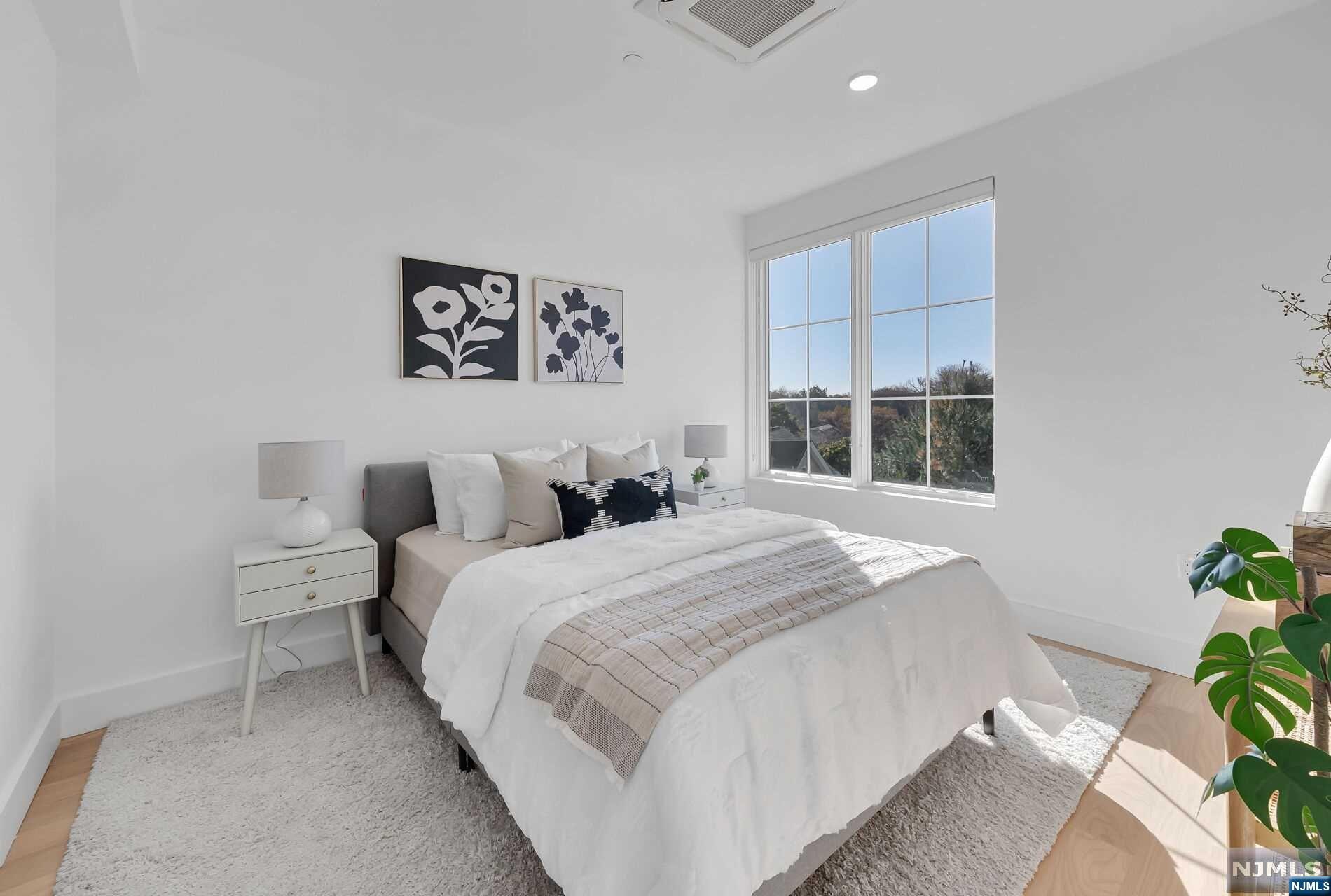 35 Jefferson Avenue 405