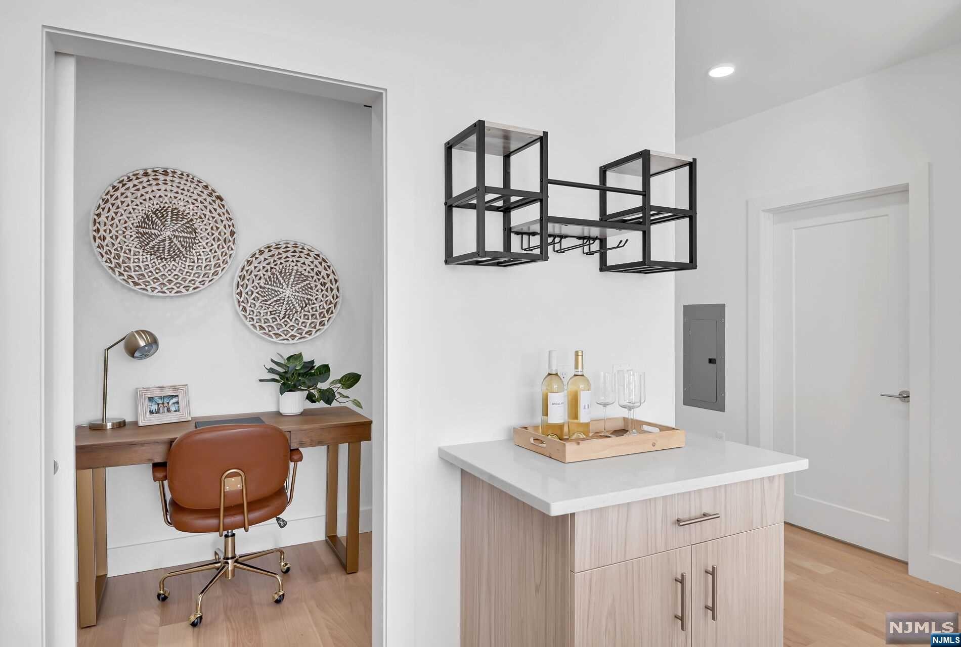 35 Jefferson Avenue 405