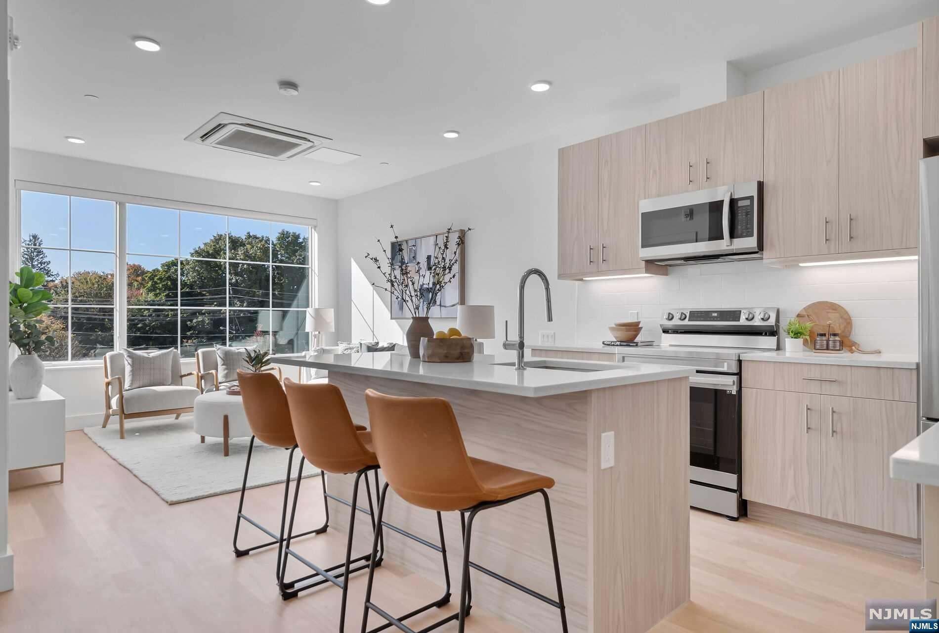 35 Jefferson Avenue 405
