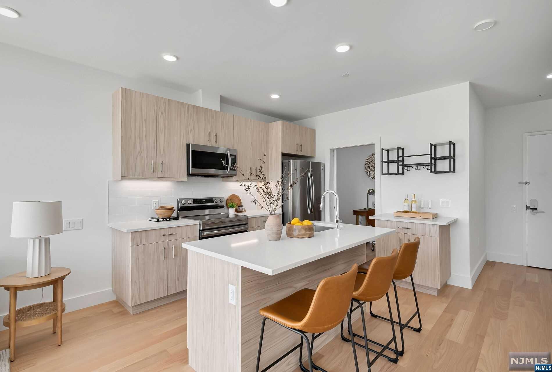 35 Jefferson Avenue 405