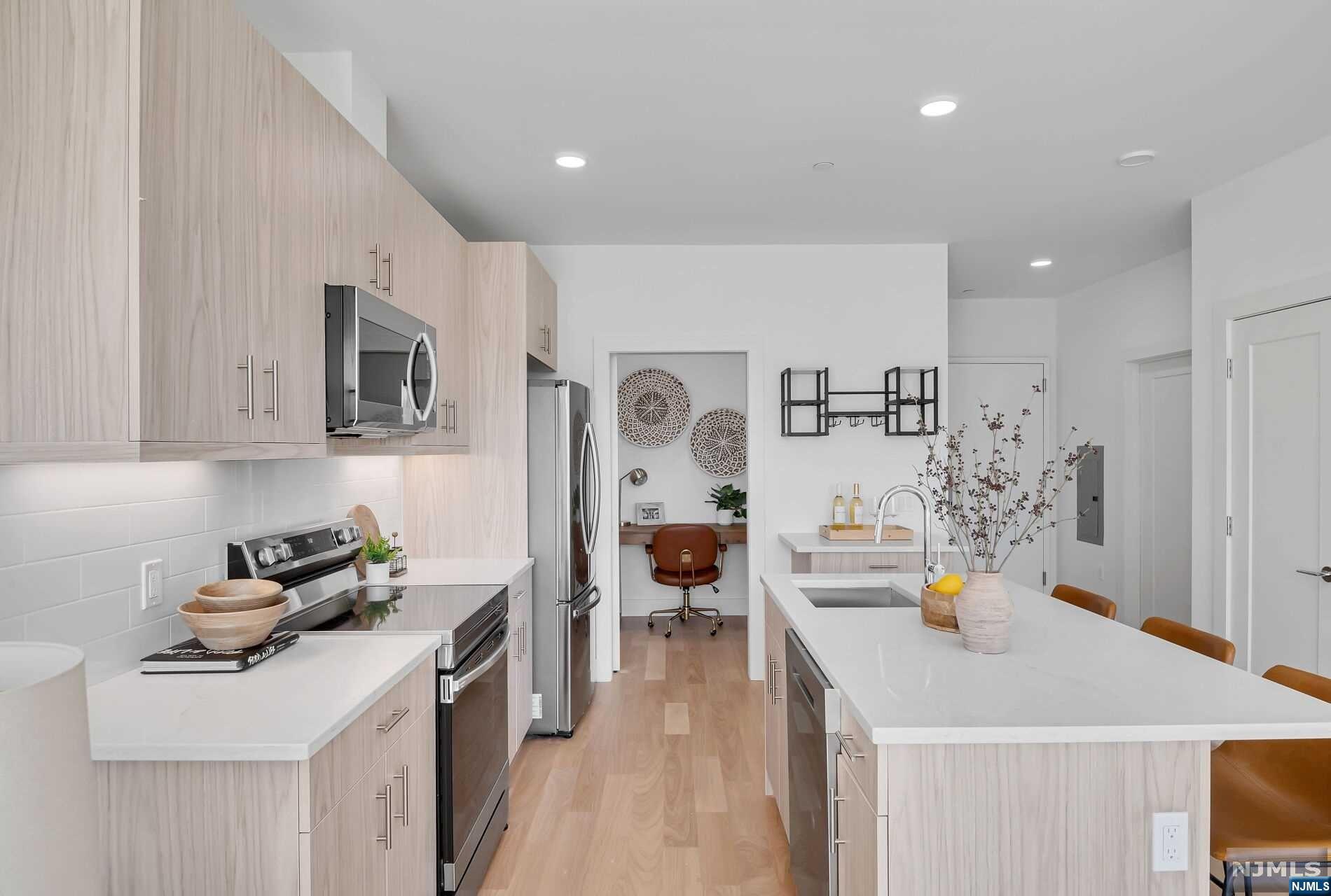35 Jefferson Avenue 405