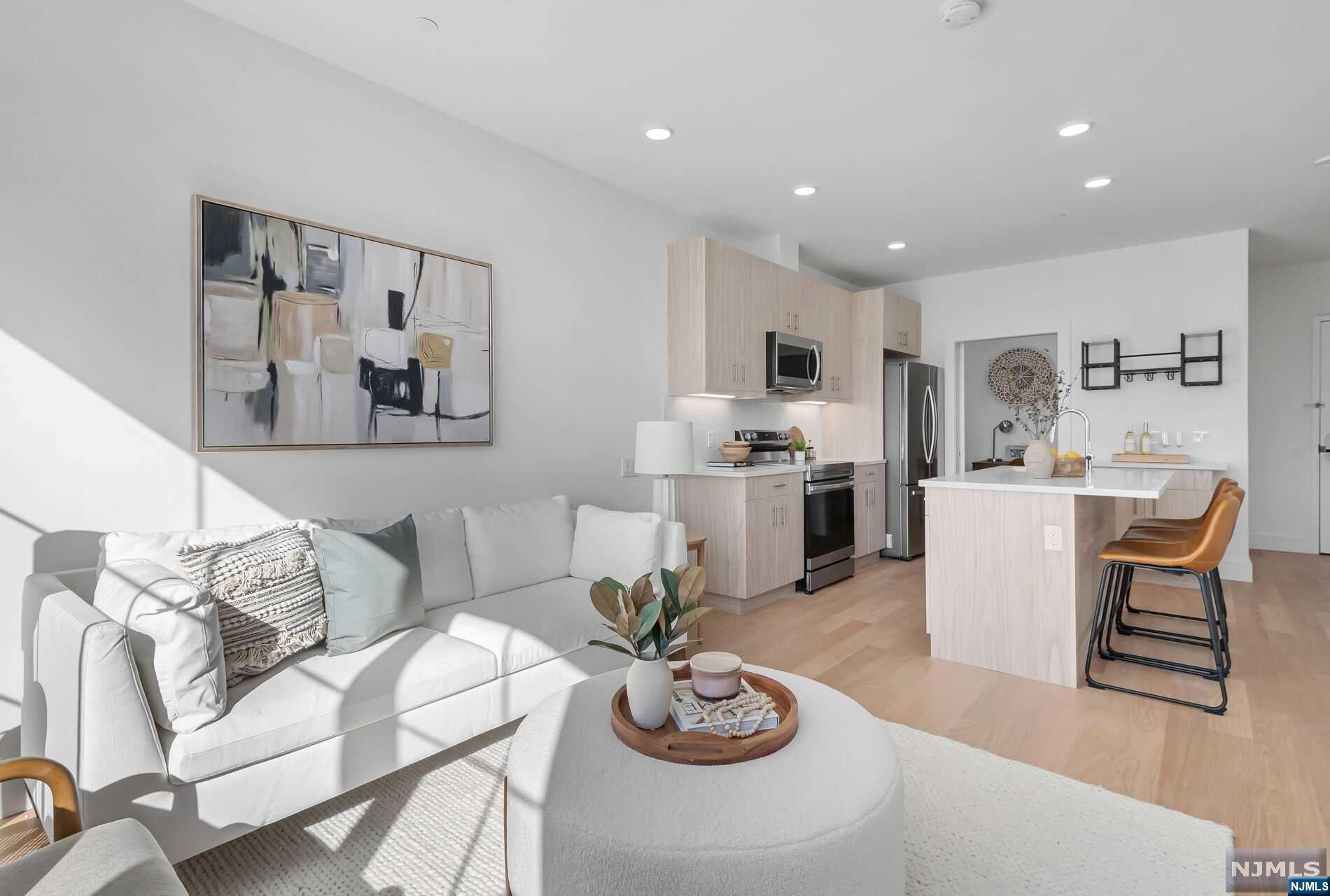 35 Jefferson Avenue 405