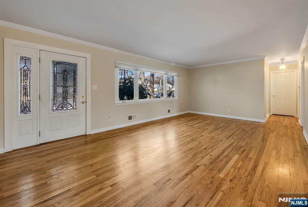 22 Glenair Avenue