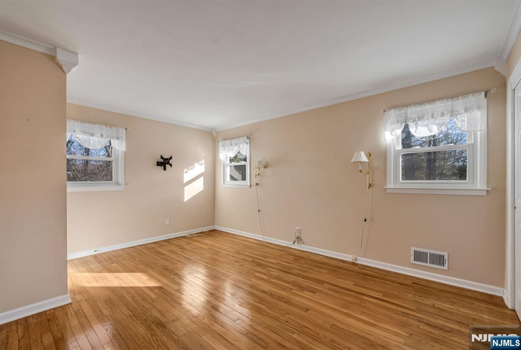 22 Glenair Avenue