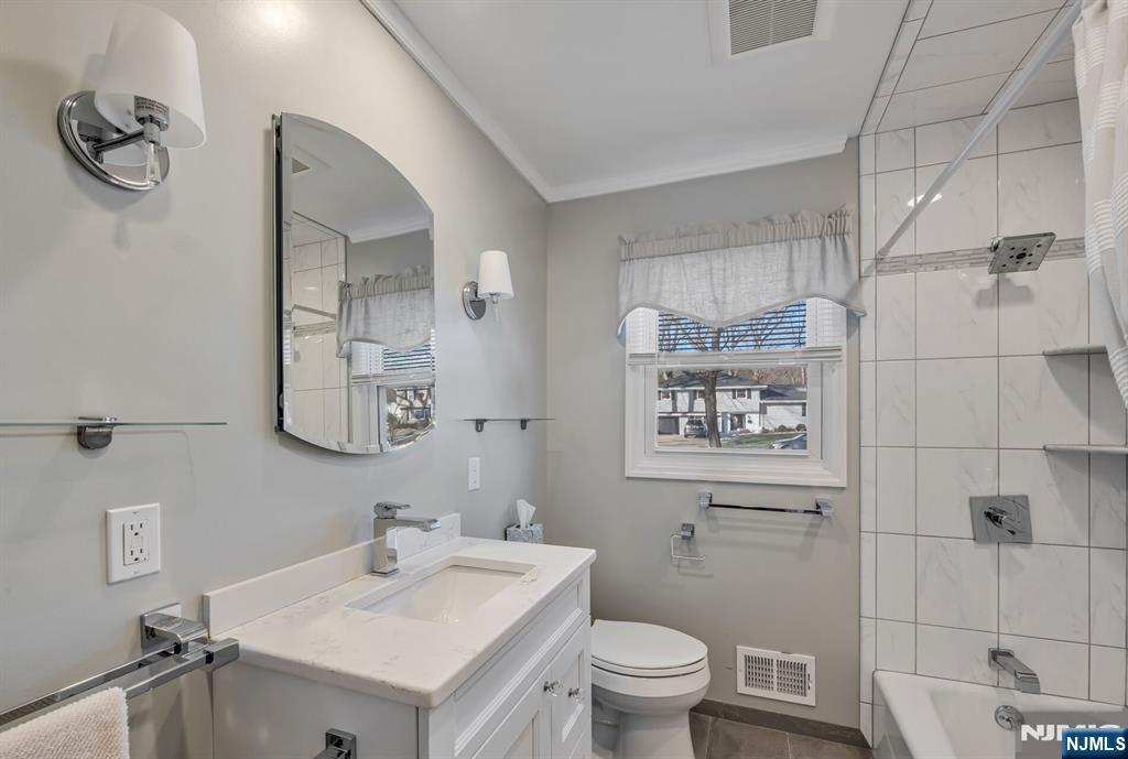 22 Glenair Avenue