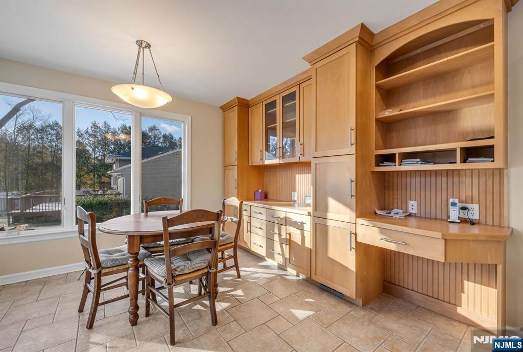 22 Glenair Avenue