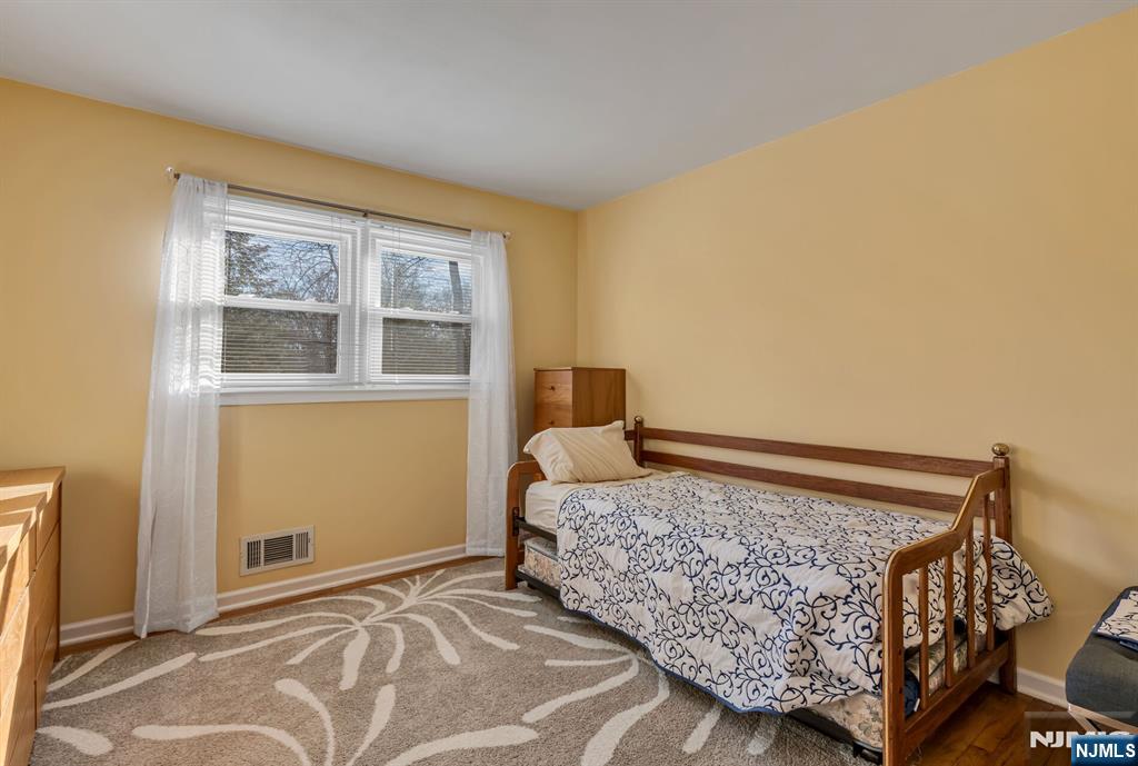 22 Glenair Avenue