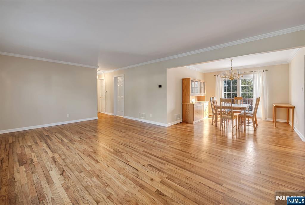 22 Glenair Avenue
