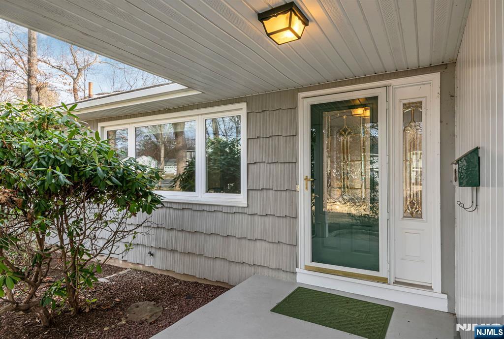 22 Glenair Avenue